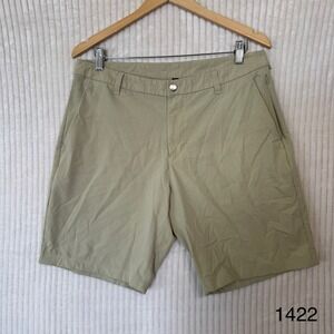 Lululemon Men's Relaxed Fit Green Khaki Shorts Size 33 9" Inseam